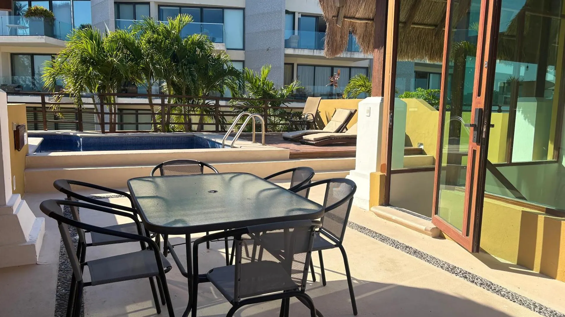 Апартаменты Zazil-Ha Chic - Private Pool - Nearby Beach Плая-дель-Кармен